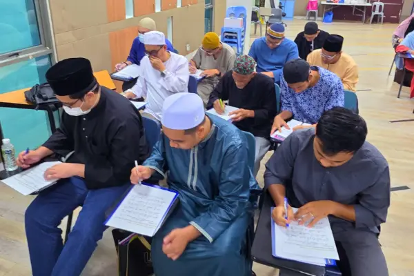 Program Belajar & Mengajar Keluarga Anda Al Quran class photo 3